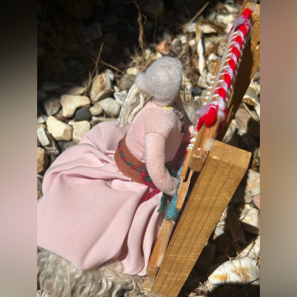 Vintage NAVAJO Weaving Rug Loom Doll